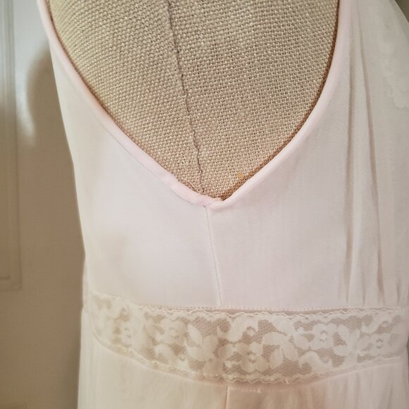 Vintage Miss Elaine chiffon nightgown & robe peignoir set in baby pink - Picture 6 of 16
